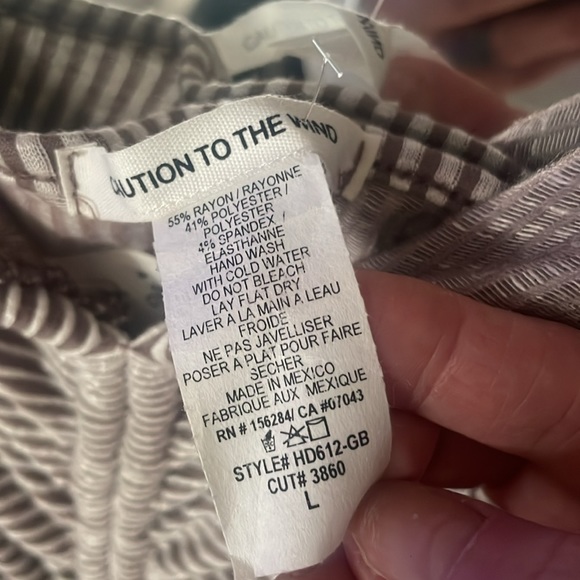 BNWT summer dress just below the knee with small slit - Picture 4 of 4